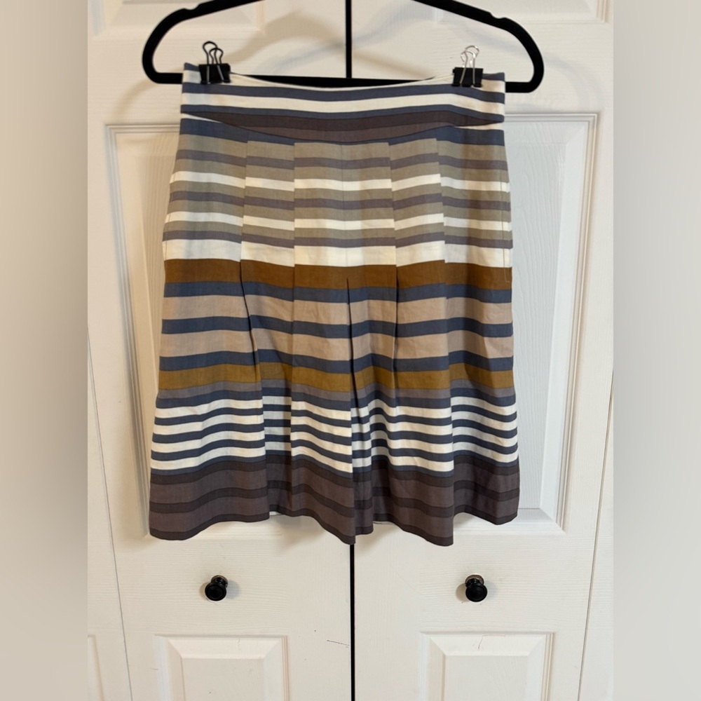 Banana Republic pleated striped skirt